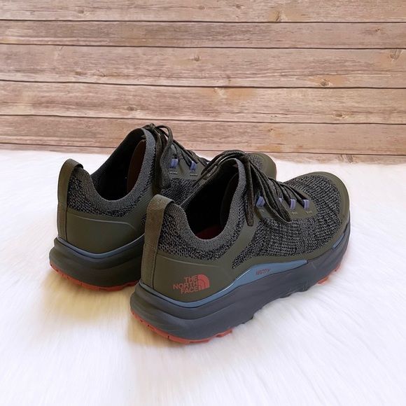 The North Face Men’s VECTIV Escape Trail Sneakers - Picture 2 of 10